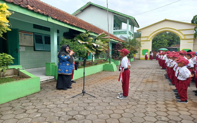 SEMANGAT MENAPAKI JIWA PAHLAWAN DI MIN 8 BOYOLALI