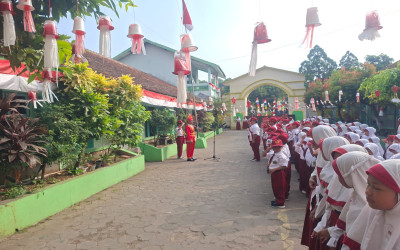 Upacara HUT Ke-81 Kemerdekaan Republik Indonesia di MIN 8 Boyolali
